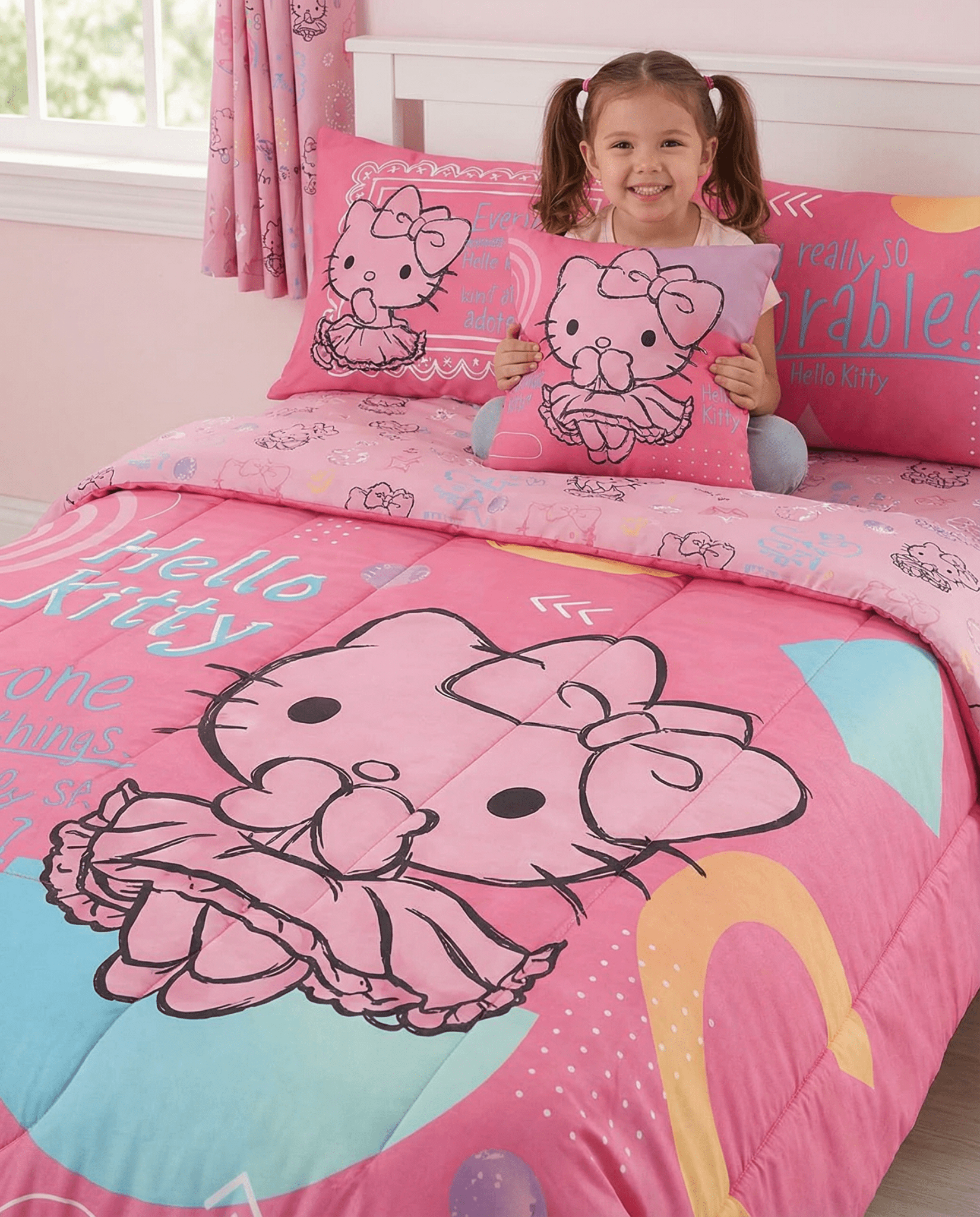 Hello Kitty 5 - piece Comforter Set - Comforter